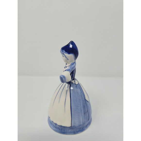 Vintage Delft Blue Milkmaid Figurine Hand Painted Holland Style ©1984 D.A.I.C - Picture 2 of 7
